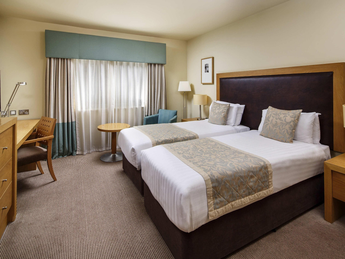 Bedroom 3, Mercure Sheffield Parkway, Sheffield