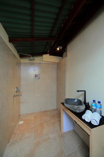 Bathroom 5, Sari Gili Bungalow, Lombok