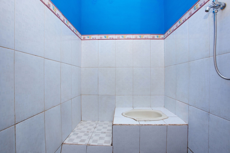 Bathroom 3, Hotel O Buana Jaya Guest House, Cilacap