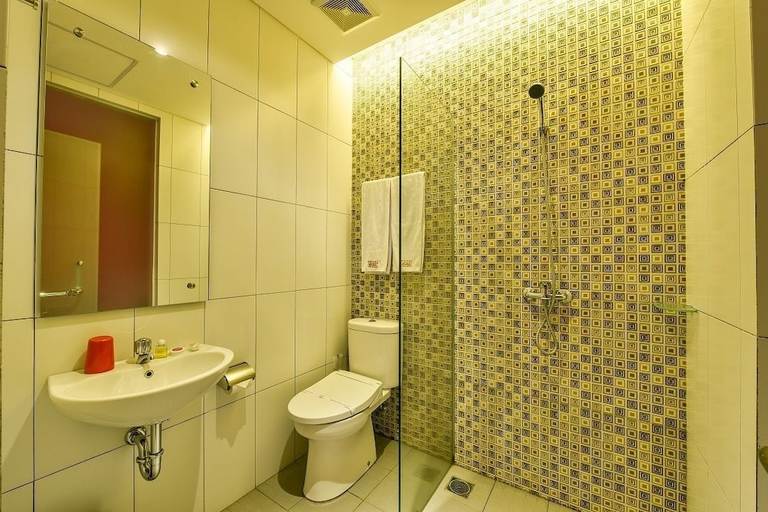 Bathroom, Cherry Homes Express Hotel, Bandung
