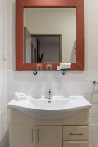 Bathroom 4, Miller Apartments, Adelaide