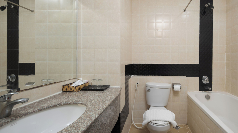 Bathroom 4, Salita Hotel, Phnom Penh