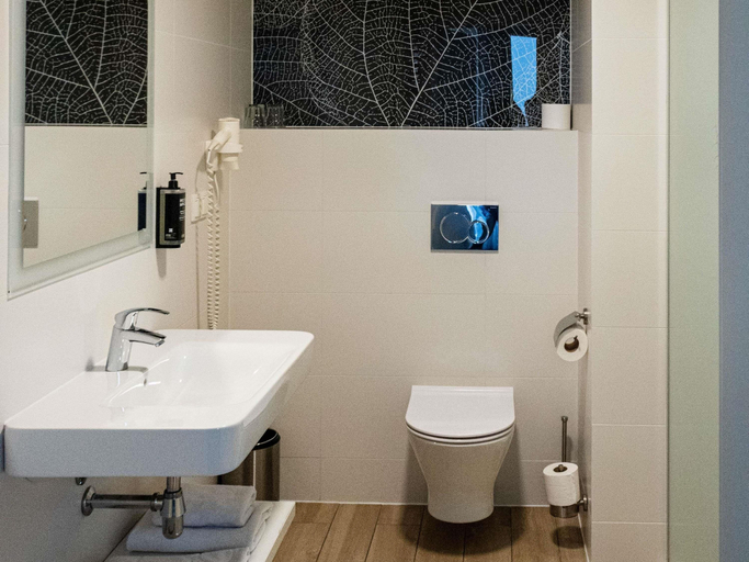 Bathroom 5, ibis Styles Bialystok, Białystok City