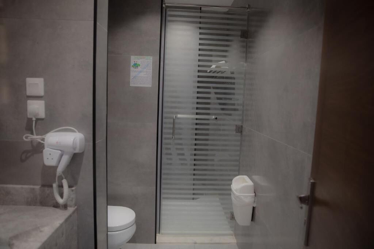 Bathroom 5, Nars Plus Al Nuzha , Jeddah