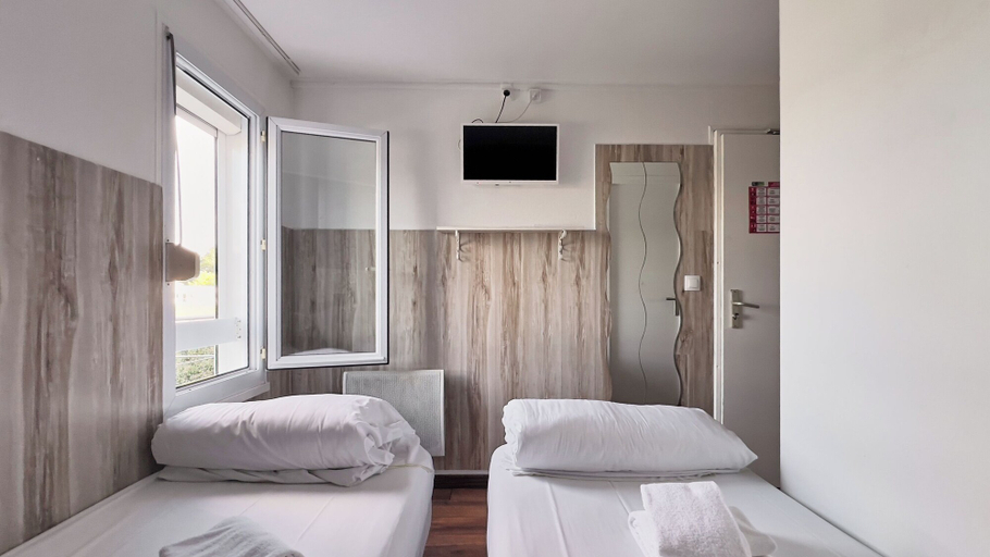 Bedroom 2, Fasthotel La Roche sur Yon Un FH CONFORT, Vendée