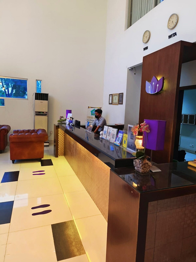 lobby 7