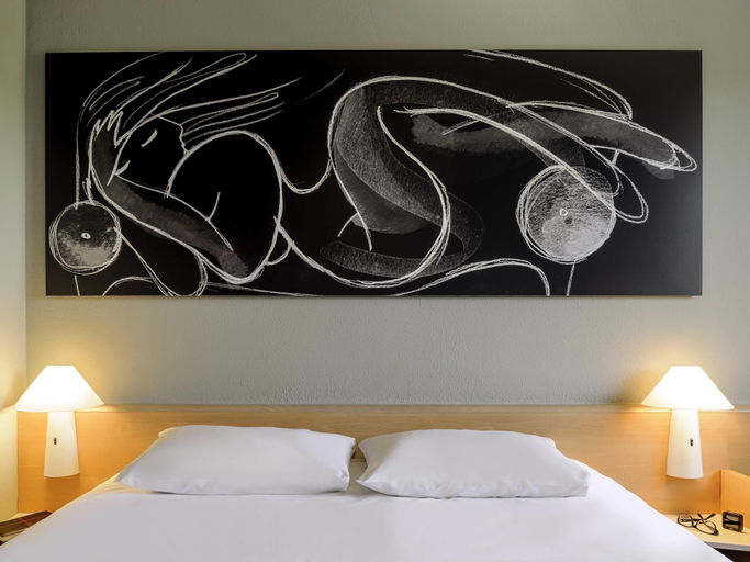Bedroom 4, ibis Augsburg Koenigsplatz, Augsburg