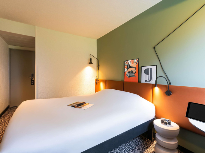 Bedroom 4, ibis Nuits Saint Georges, Côte-d'Or