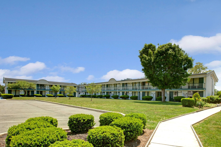 Exterior & Views 2, Days Inn by Wyndham Parsippany, Morris