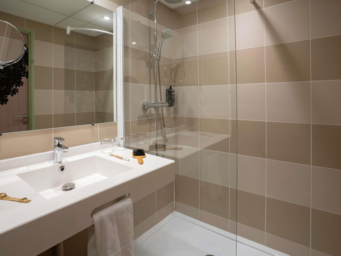 Bathroom 4, ibis Styles Guéret, Creuse