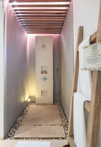 hallway 14