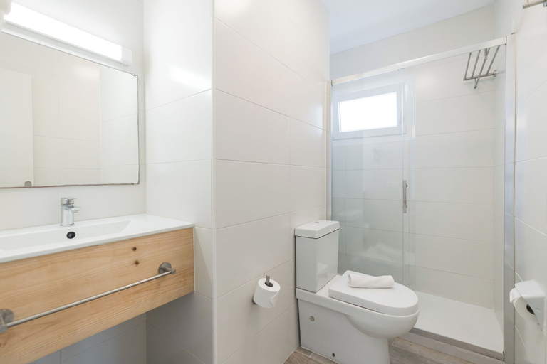 Bathroom 4, Aparthotel Beach Club, Baleares