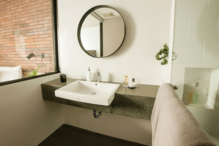 Bathroom 3, Park 5, South Jakarta