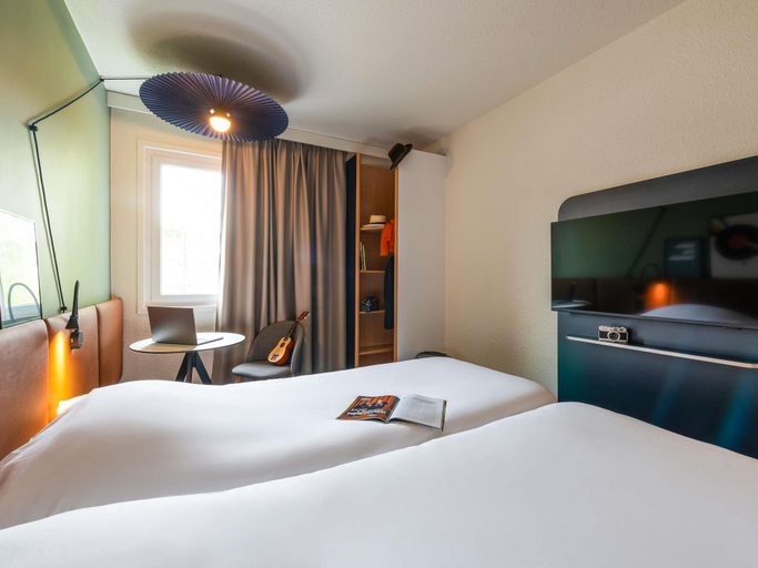 Bedroom 4, ibis Nuits Saint Georges, Côte-d'Or
