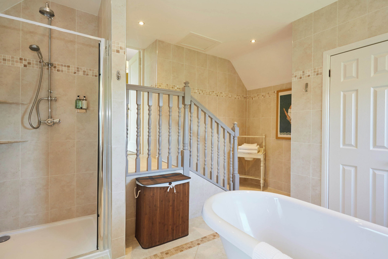 Bathroom 4, Merlindale, Perthshire and Kinross