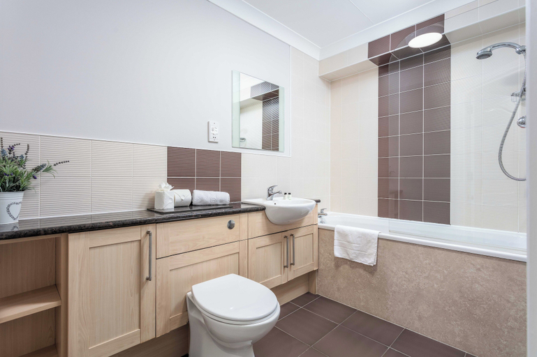 Bathroom 2, Carrick Retreat - Donnini Apartments, South Ayrshire