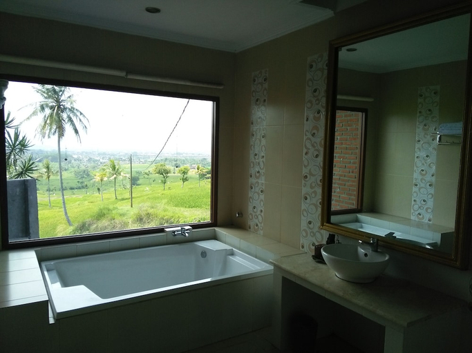 bathroom 9