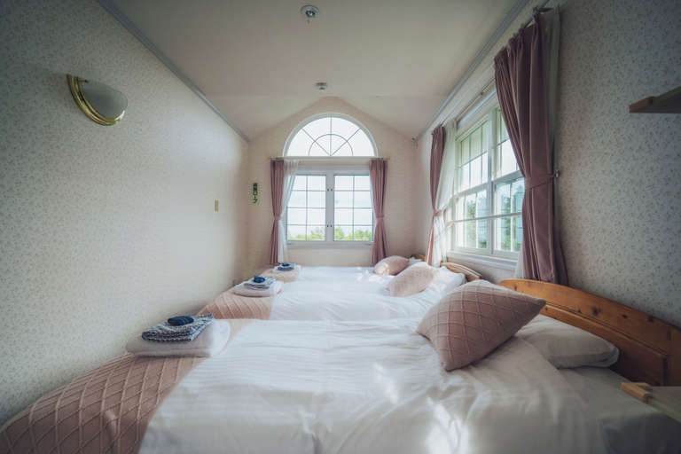 Bedroom 3, Episode IZU, Itō