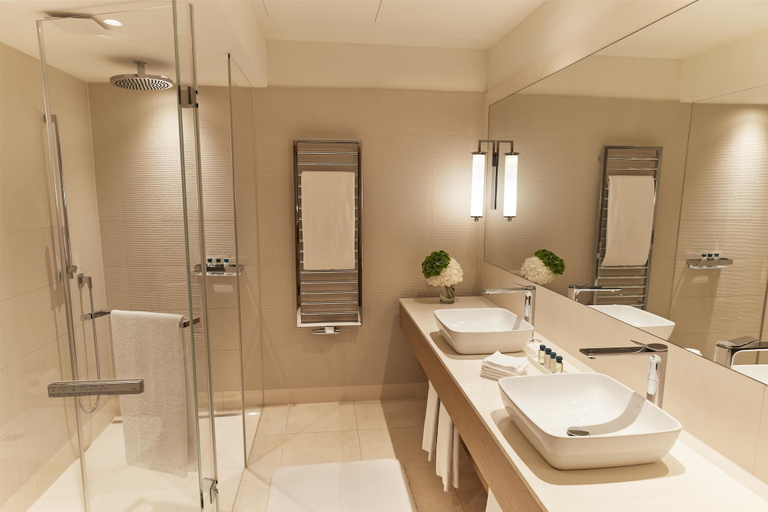 Bathroom 5, Hotel Vier Jahreszeiten Kempinski München, München