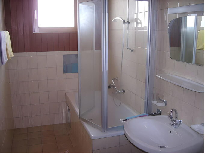 Bathroom 4, Haus Birkenheim, Imst