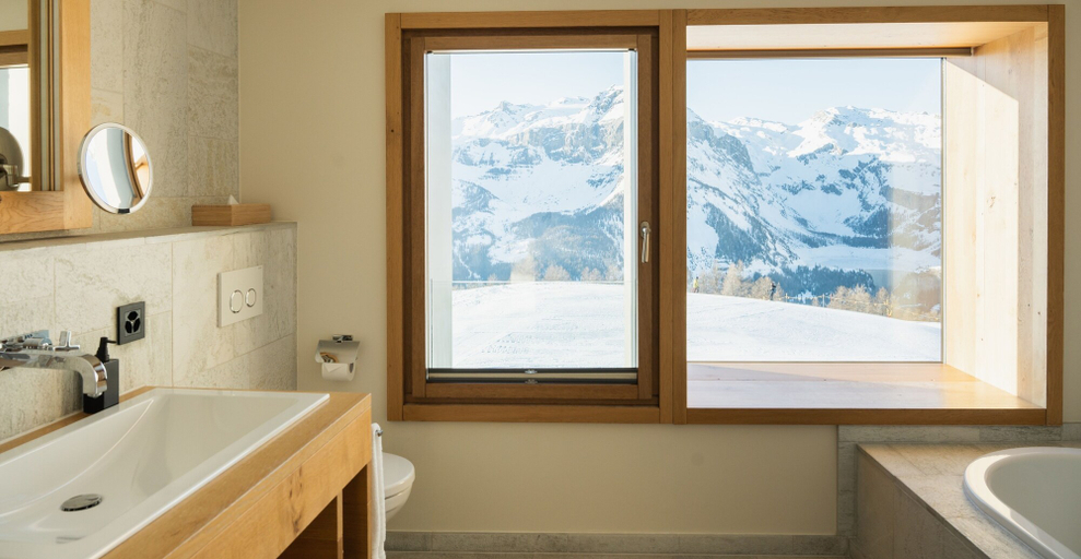 Bathroom 5, Chetzeron, Sierre