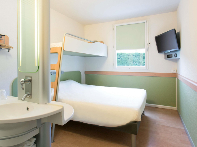 Bedroom 5, ibis budget Bordeaux Aeroport, Gironde