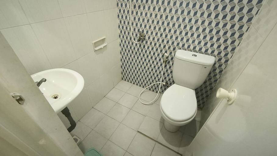 Bathroom 4, Kalimaya Residence Syariah 1 by Cocotel, Demak