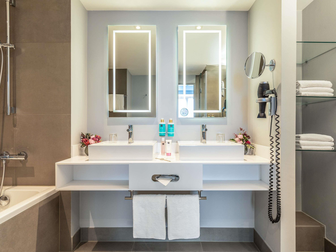 Bathroom 4, Novotel Hamburg City Alster, Hamburg