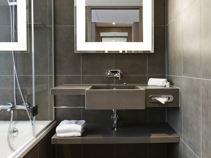 Bathroom 5, Novotel Lugano Paradiso, Lugano