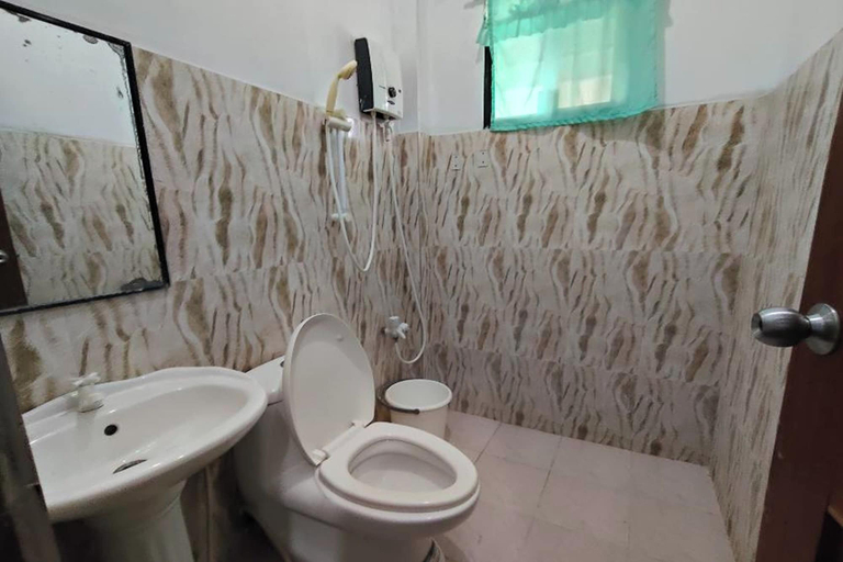 Bathroom 5, RBR Hotel and Restaurant, Alaminos City