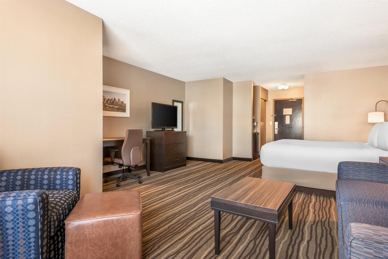 Bedroom 3, Best Western Plus Calgary Centre Inn, Division No. 6