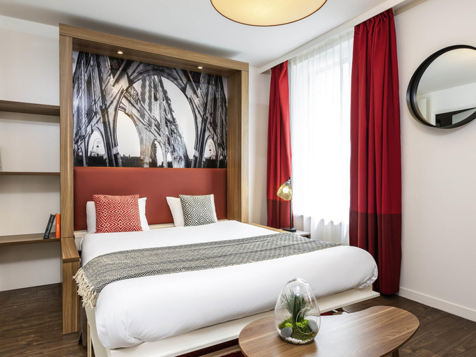 Bedroom 3, Aparthotel Adagio la Défense Courbevoie, Hauts-de-Seine