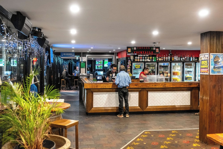 Food & Drinks 4, Greet Alice Springs, Alice Springs- Stuart
