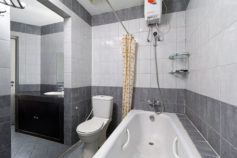 Bathroom, GOLDEN SKY CONDOTEL, North Jakarta