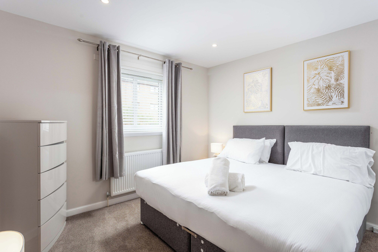 Bedroom 2, Harbour House - Donnini Apartments, South Ayrshire