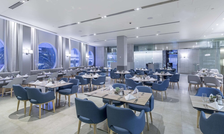 Food & Drinks 5, Hilton Surfers Paradise Residences, Gold Coast