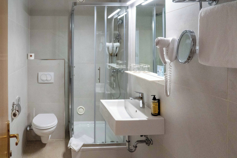 Bathroom 3, Hotel Piramida, Maribor