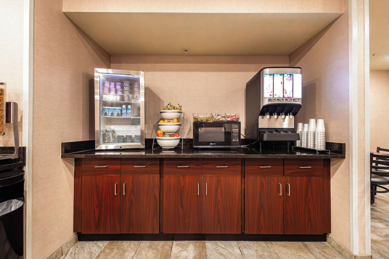 Food & Drinks 4, Cobblestone Inn & Suites – Big Lake, Reagan