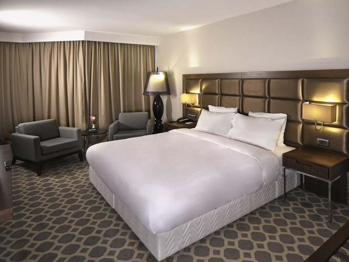 Bedroom 3, Mercure Istanbul West Hotel and Convention Center, Bahçelievler