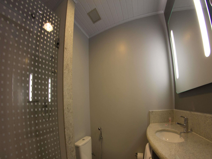 Bathroom 4, ibis Catalao, Catalão