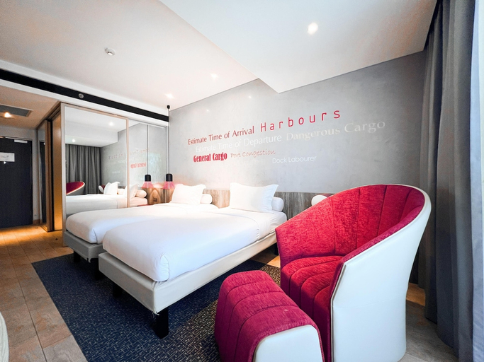 bedroom 9