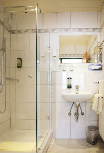 Bathroom 4, Gasthof Zur Post, Amberg-Sulzbach