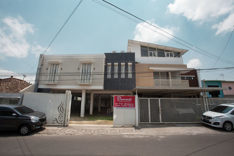Exterior & Views, RedDoorz near Museum Angkut Batu 2, Malang