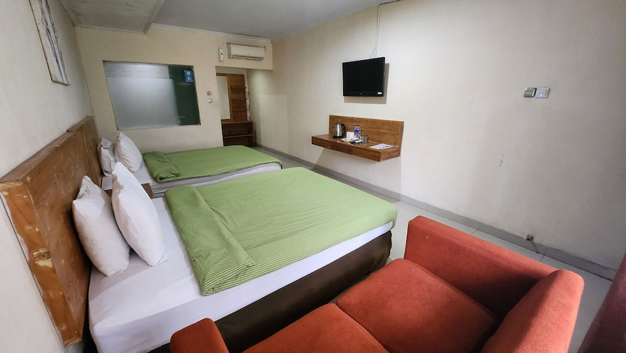 bedroom 9