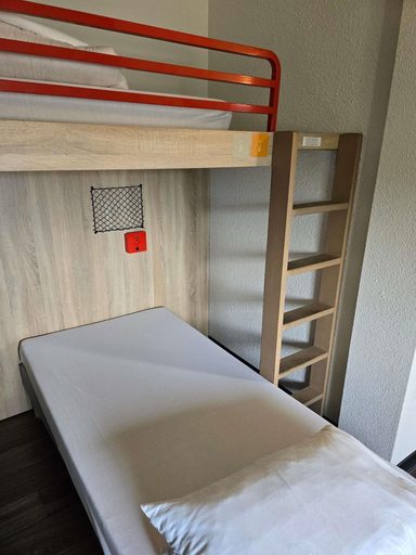 Bedroom 5, Hotel F1 Marseille Provence, Bouches-du-Rhône