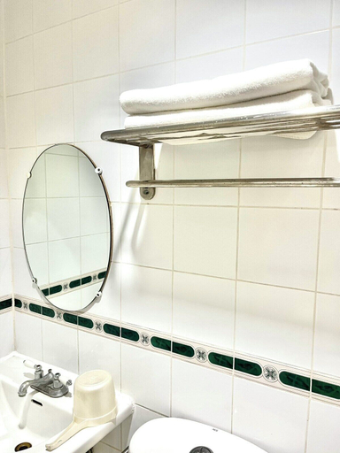 Bathroom 4, Urban Travellers Hotel, Pasay City