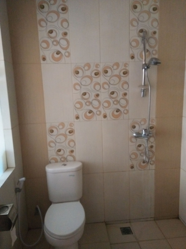 bathroom 12