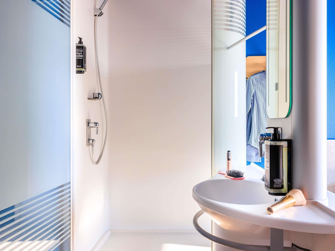 Bathroom 5, Ibis Budget Lausanne Bussigny, Ouest lausannois