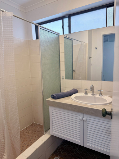 Bathroom, Scarborough & Absolutely Beachfront, Stirling