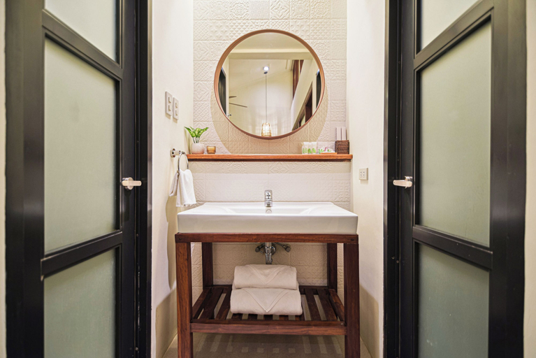 Bathroom 5, The Strand Boracay, Malay